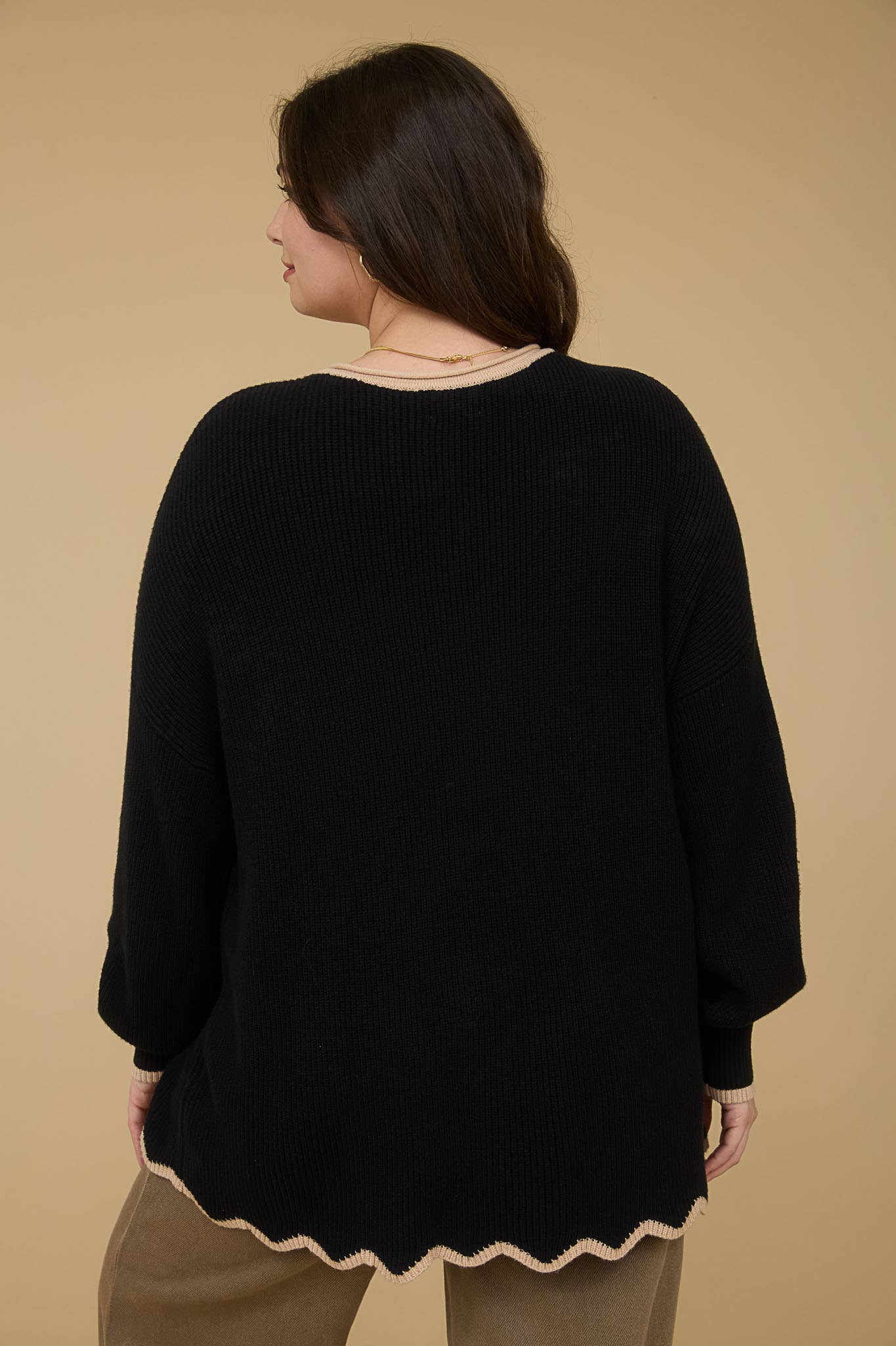 Scallop Trim Knit Sweater / Black