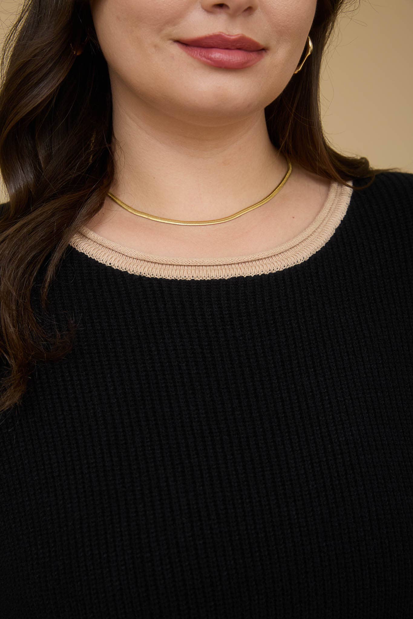 Scallop Trim Knit Sweater / Black