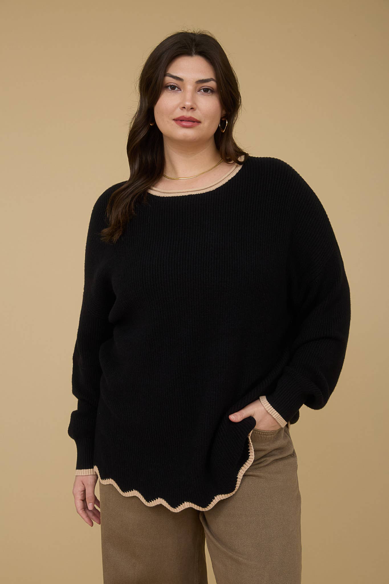 Scallop Trim Knit Sweater / Black