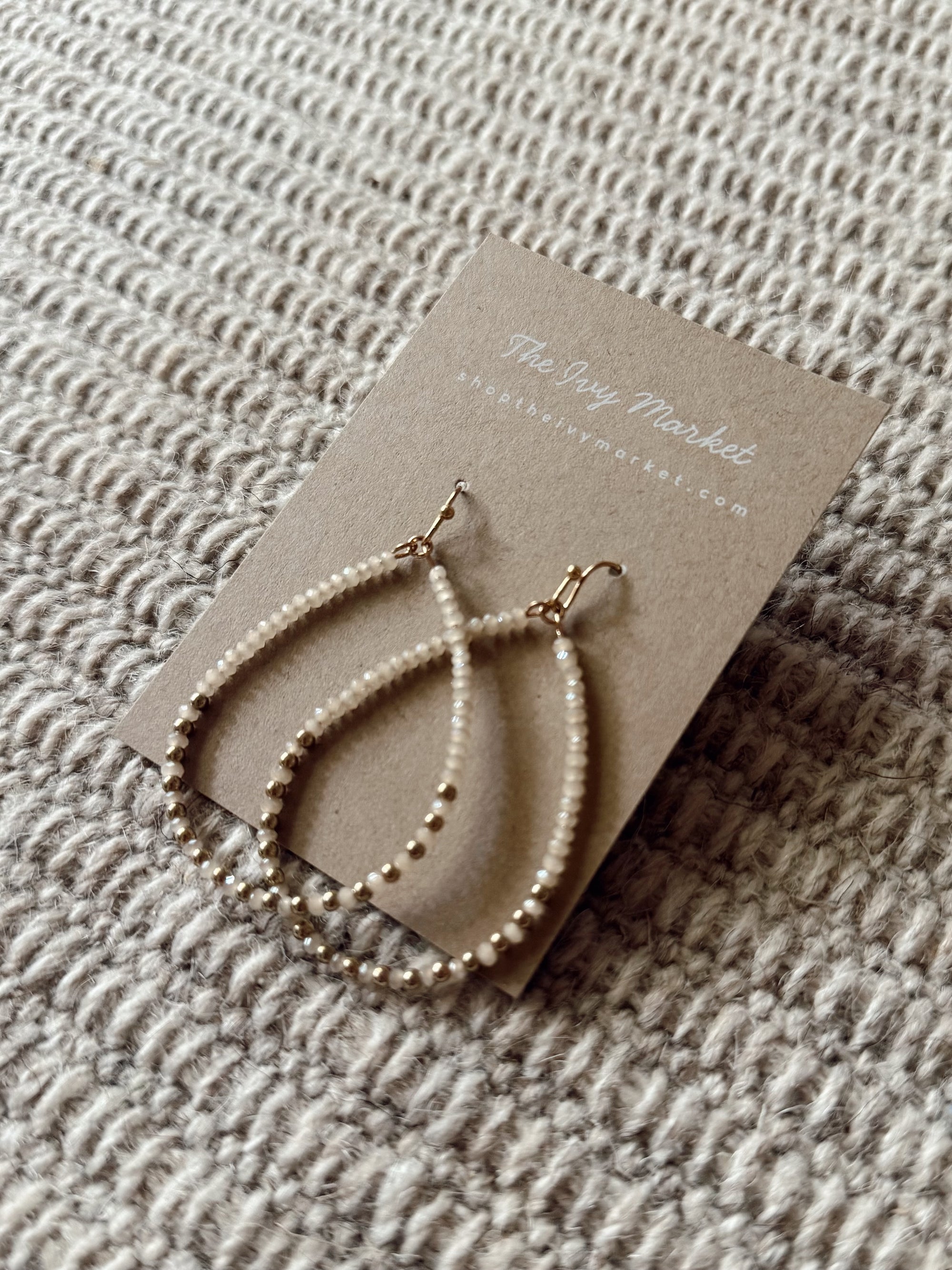 Summer Sand Beaded Earrings / Taupe