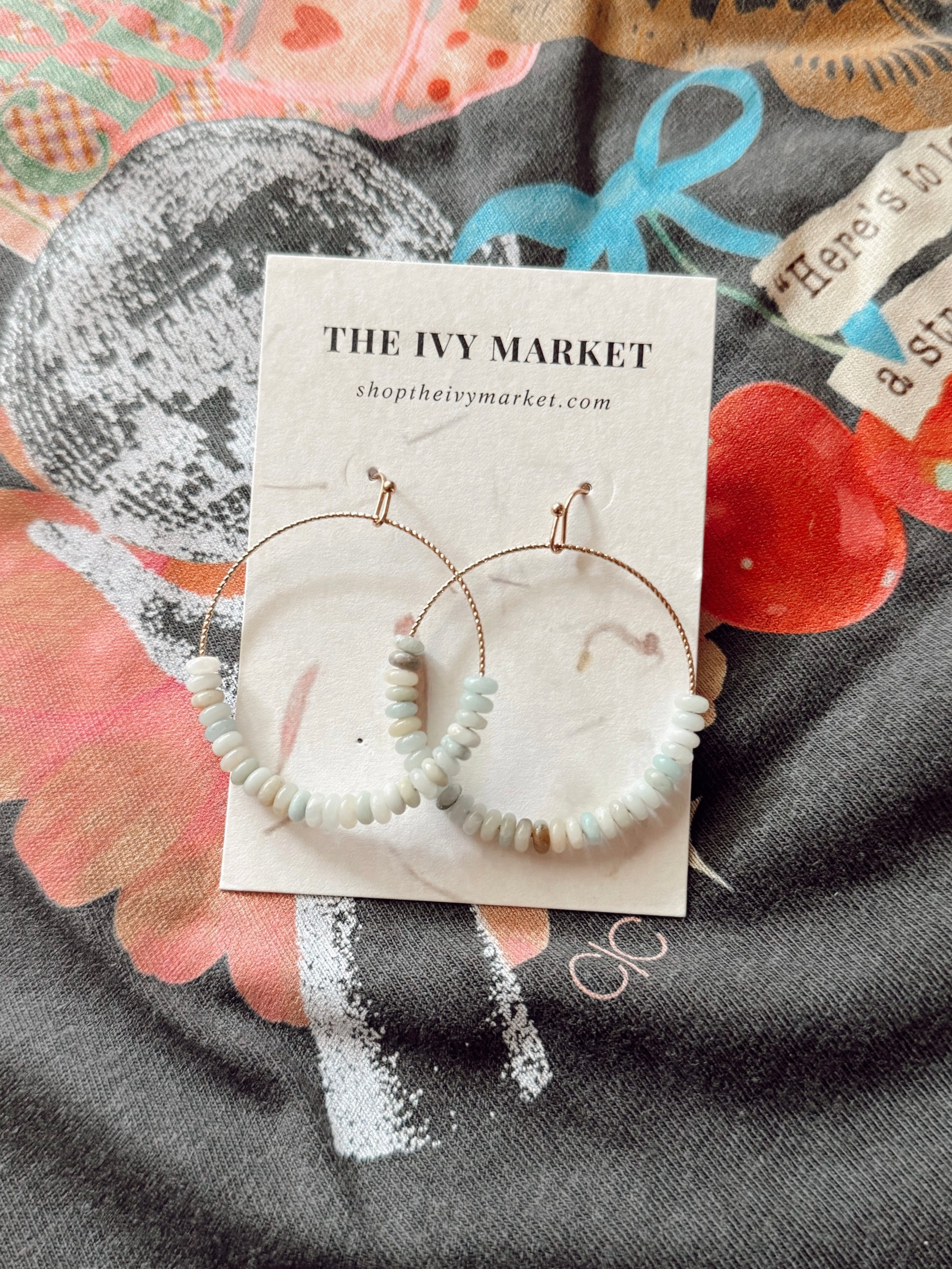 Simple Stone Beaded Earrings / Blue