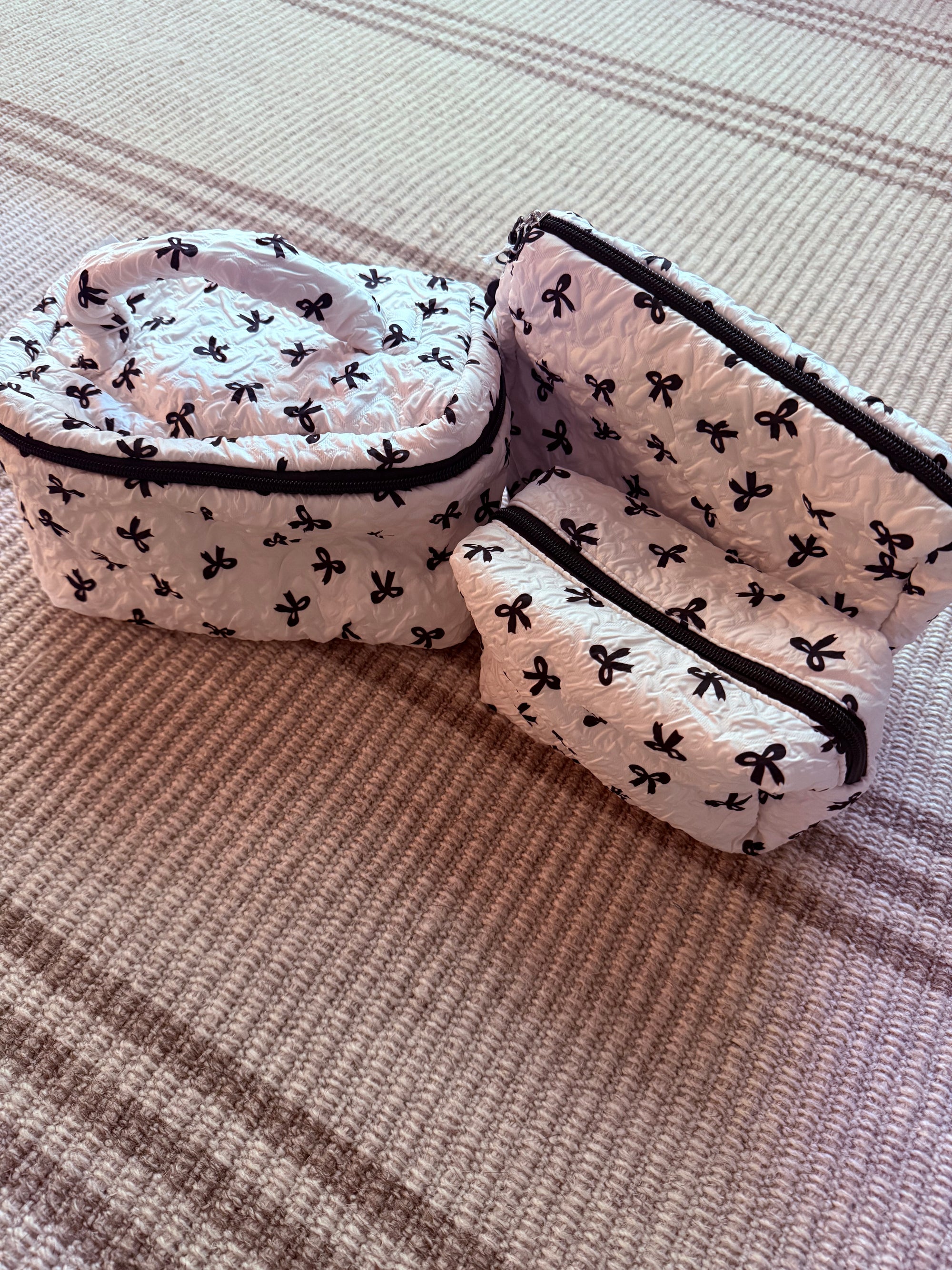 Mini Bow Carry All Pouch / Black