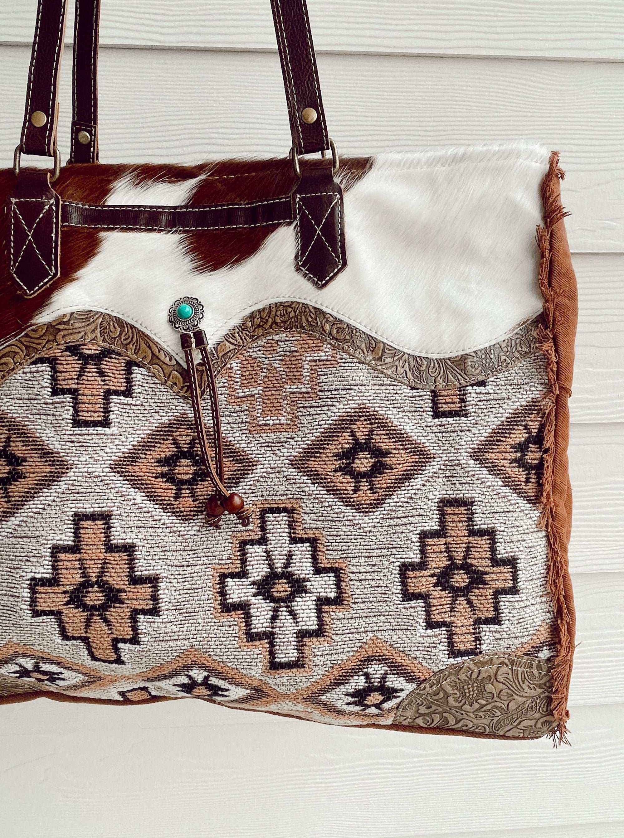 MYRA Zealot Weekender Bag